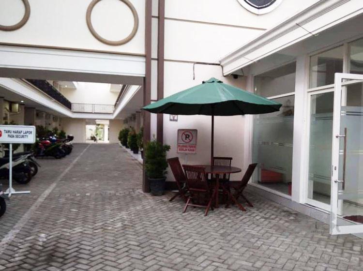Incast Hostel Tulungagung Kültér fotó